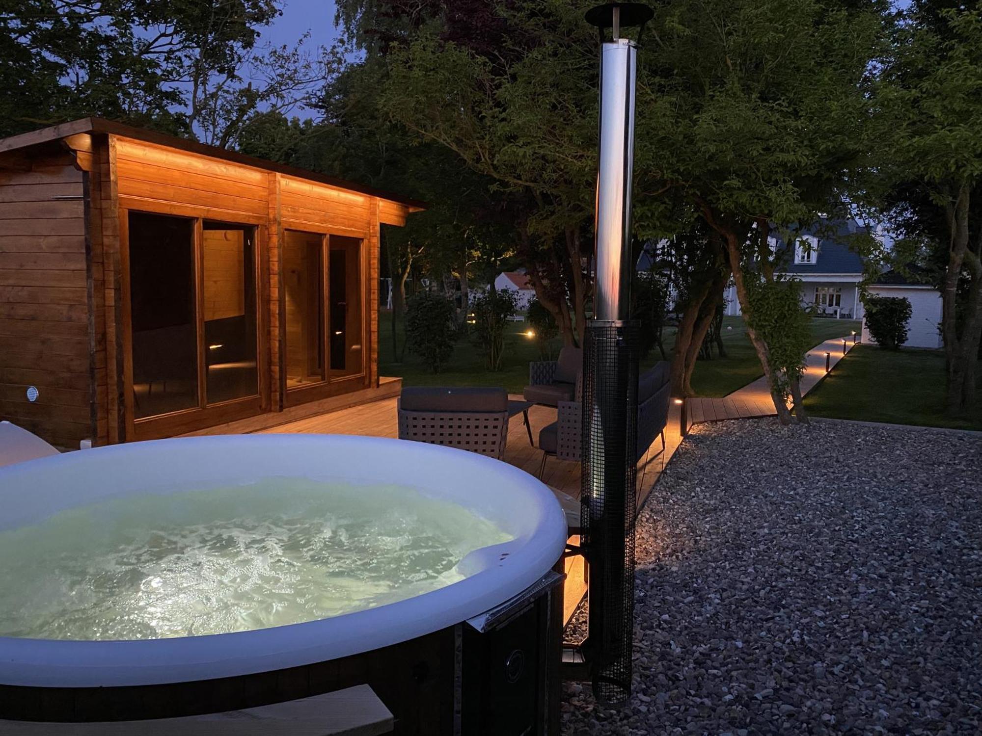 Landhaus Luetjenhof Hotel Großenbrode Buitenkant foto